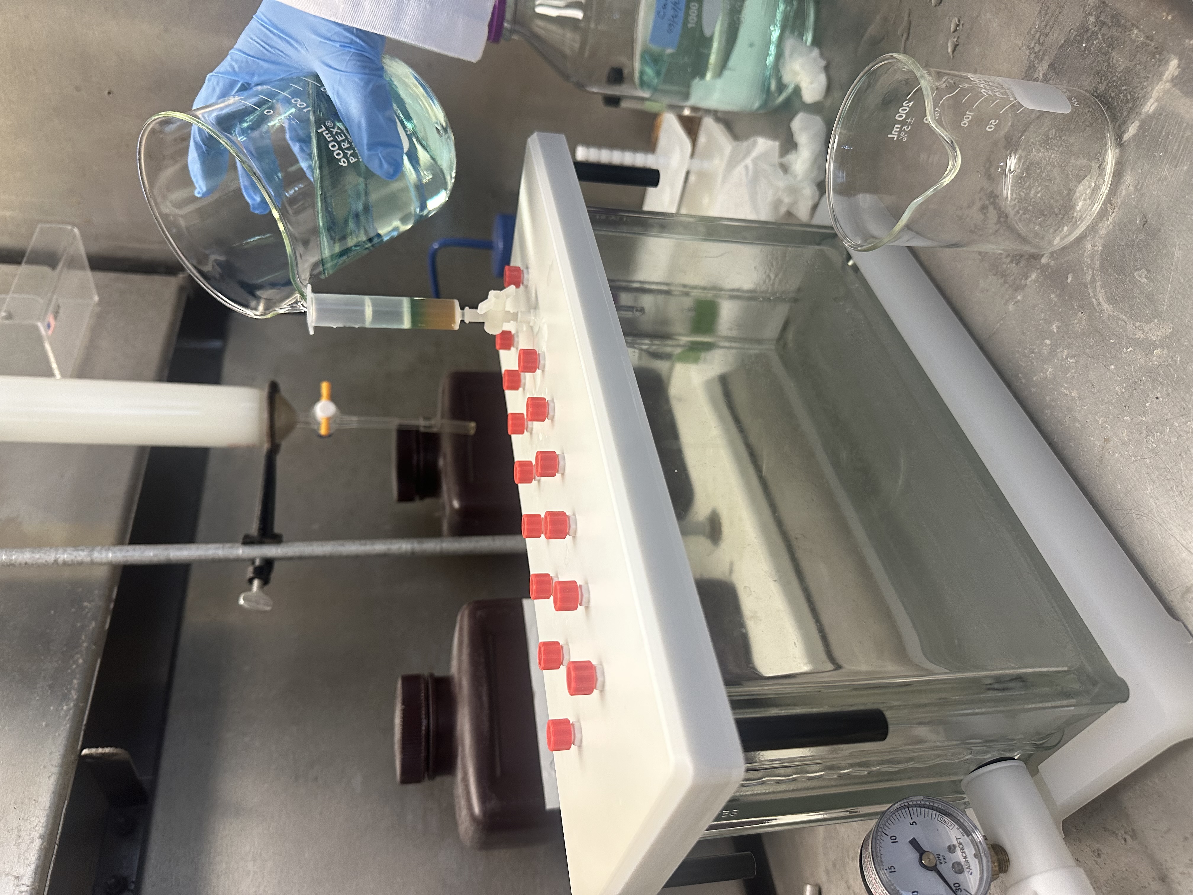 Solid-phase extraction equipment